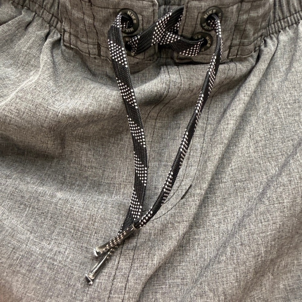Nike Swim Trunks Board Shorts Regular Fit XL Gray Black Colorblock Drawstring - Picture 8 of 14